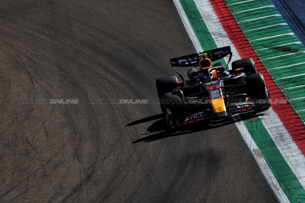 GP IMOLA, Sergio Perez (MEX) Red Bull Racing RB20.

17.05.2024. Formula 1 World Championship, Rd 7, Emilia Romagna Grand Prix, Imola, Italy, Practice Day.

 - www.xpbimages.com, EMail: requests@xpbimages.com © Copyright: Staley / XPB Images