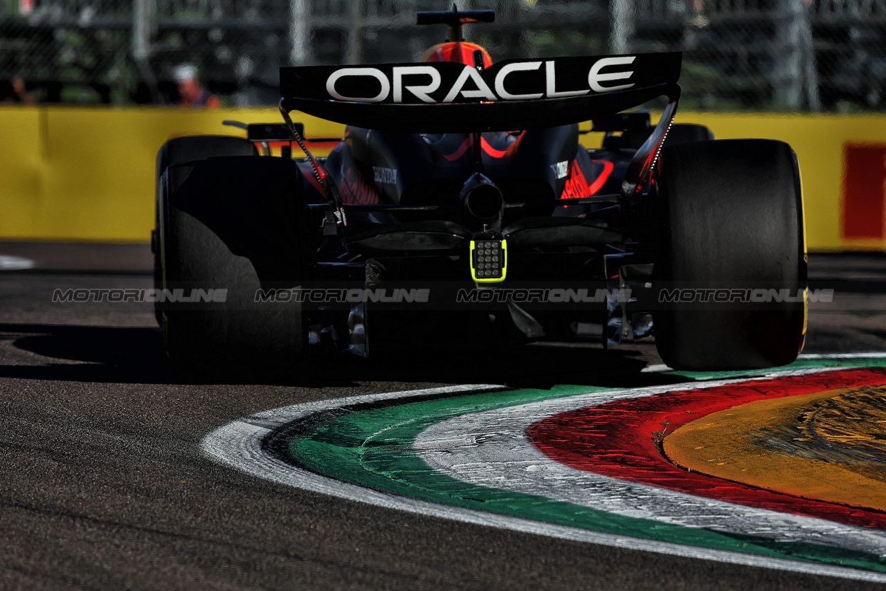 GP IMOLA, Max Verstappen (NLD) Red Bull Racing RB20.

17.05.2024. Formula 1 World Championship, Rd 7, Emilia Romagna Grand Prix, Imola, Italy, Practice Day.

 - www.xpbimages.com, EMail: requests@xpbimages.com © Copyright: Staley / XPB Images