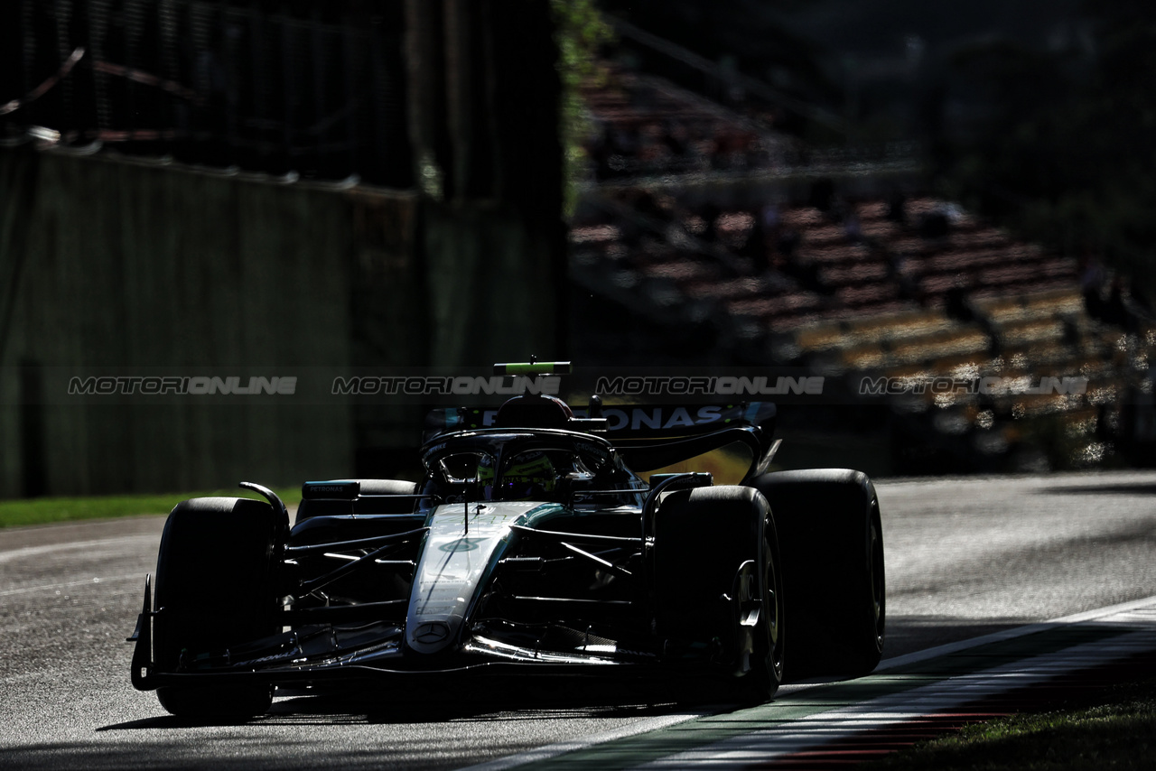 GP IMOLA, Lewis Hamilton (GBR) Mercedes AMG F1 W15.

17.05.2024. Formula 1 World Championship, Rd 7, Emilia Romagna Grand Prix, Imola, Italy, Practice Day.

 - www.xpbimages.com, EMail: requests@xpbimages.com © Copyright: Staley / XPB Images