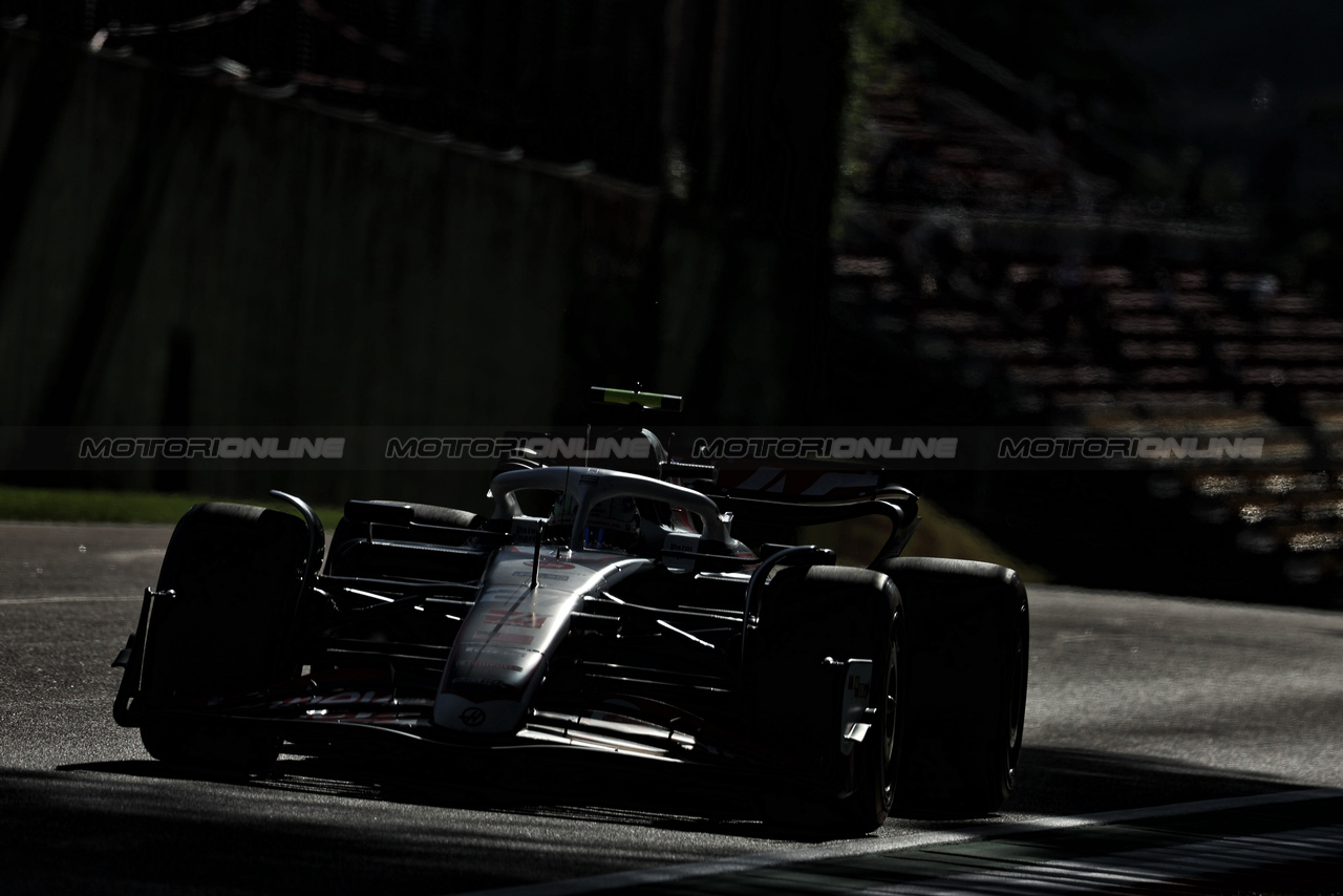 GP IMOLA, Nico Hulkenberg (GER) Haas VF-24.

17.05.2024. Formula 1 World Championship, Rd 7, Emilia Romagna Grand Prix, Imola, Italy, Practice Day.

 - www.xpbimages.com, EMail: requests@xpbimages.com © Copyright: Staley / XPB Images