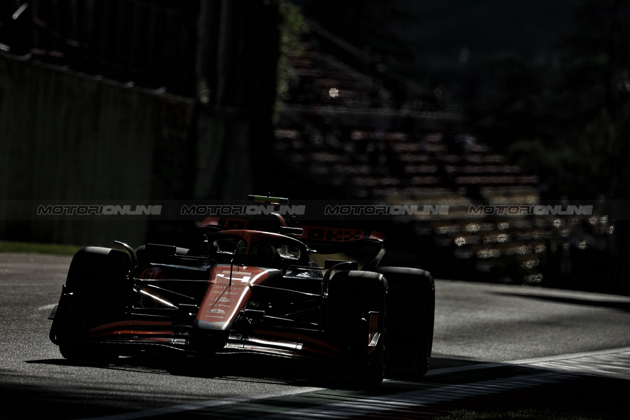 GP IMOLA, Lando Norris (GBR) McLaren MCL38.

17.05.2024. Formula 1 World Championship, Rd 7, Emilia Romagna Grand Prix, Imola, Italy, Practice Day.

 - www.xpbimages.com, EMail: requests@xpbimages.com © Copyright: Staley / XPB Images