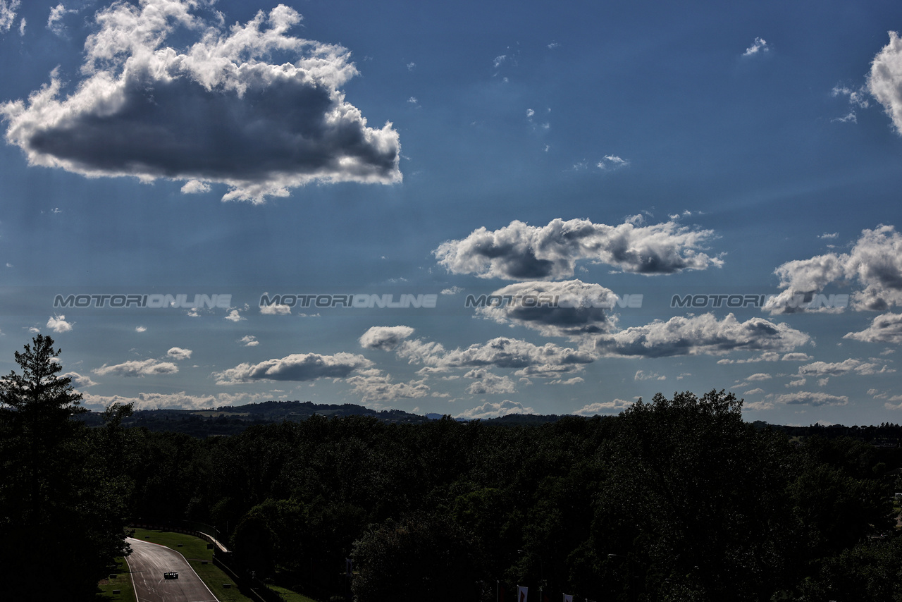 GP IMOLA, Low light action.

17.05.2024. Formula 1 World Championship, Rd 7, Emilia Romagna Grand Prix, Imola, Italy, Practice Day.

 - www.xpbimages.com, EMail: requests@xpbimages.com © Copyright: Coates / XPB Images