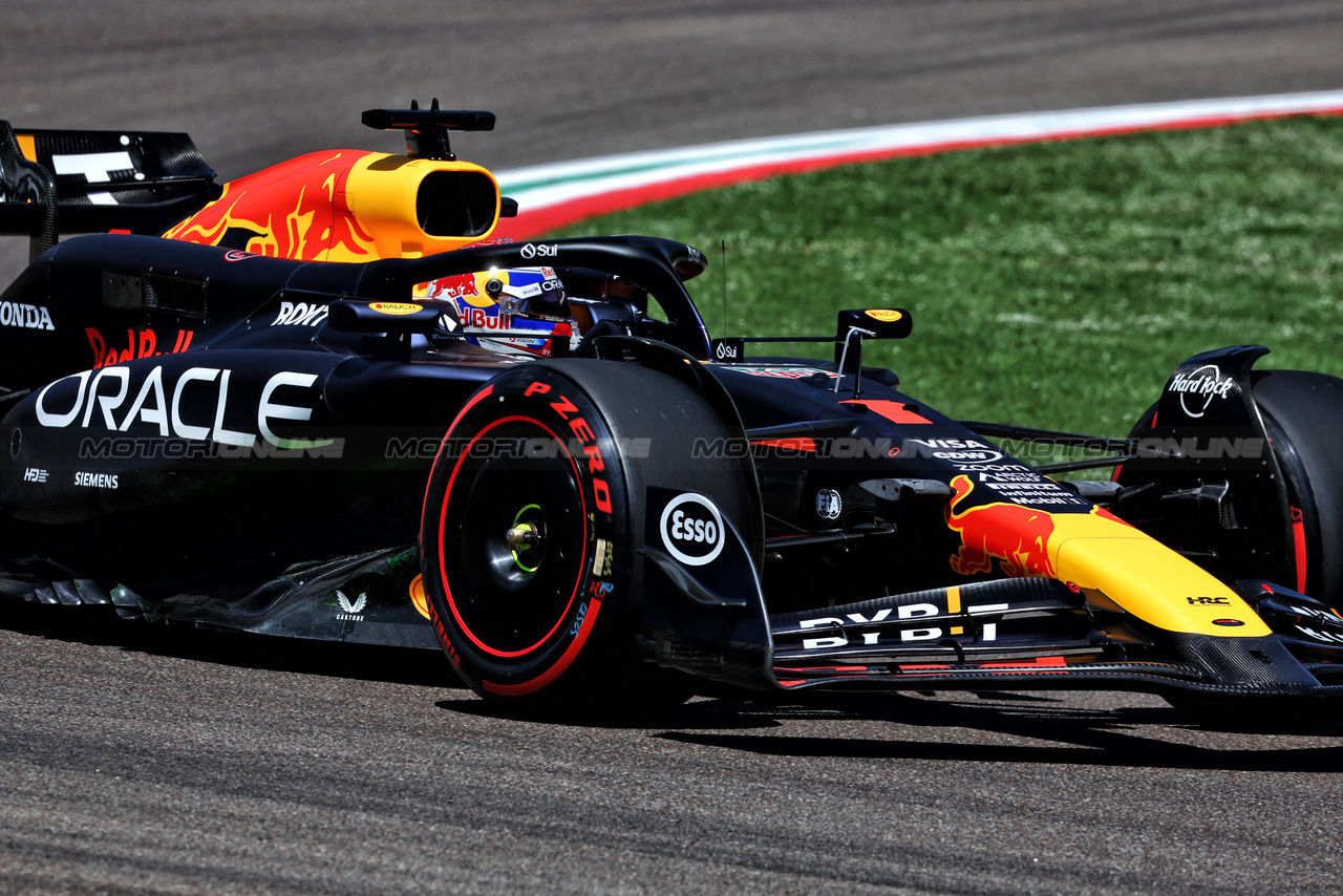 GP IMOLA, Max Verstappen (NLD) Red Bull Racing RB20.

17.05.2024. Formula 1 World Championship, Rd 7, Emilia Romagna Grand Prix, Imola, Italy, Practice Day.

 - www.xpbimages.com, EMail: requests@xpbimages.com © Copyright: Coates / XPB Images