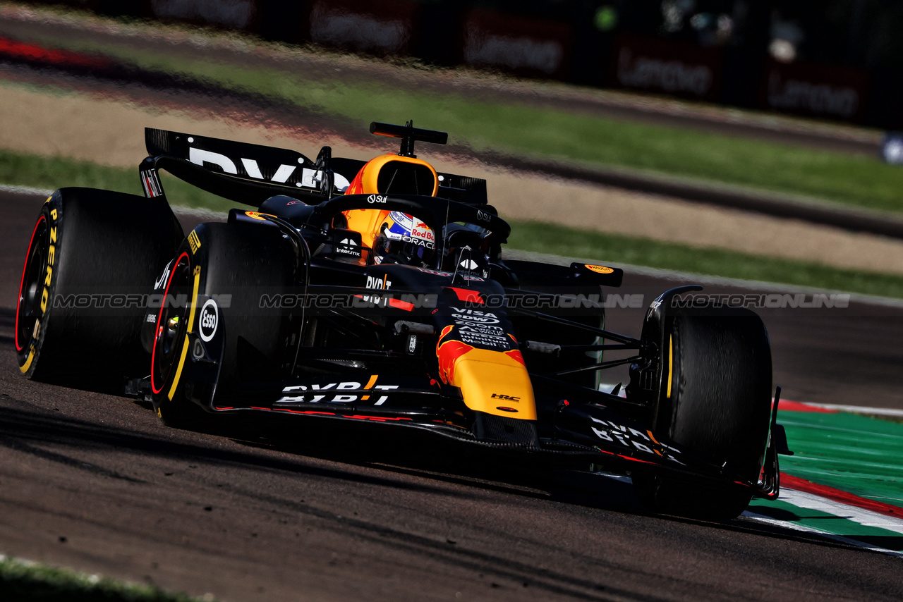 GP IMOLA, Max Verstappen (NLD) Red Bull Racing RB20.

17.05.2024. Formula 1 World Championship, Rd 7, Emilia Romagna Grand Prix, Imola, Italy, Practice Day.

 - www.xpbimages.com, EMail: requests@xpbimages.com © Copyright: Coates / XPB Images