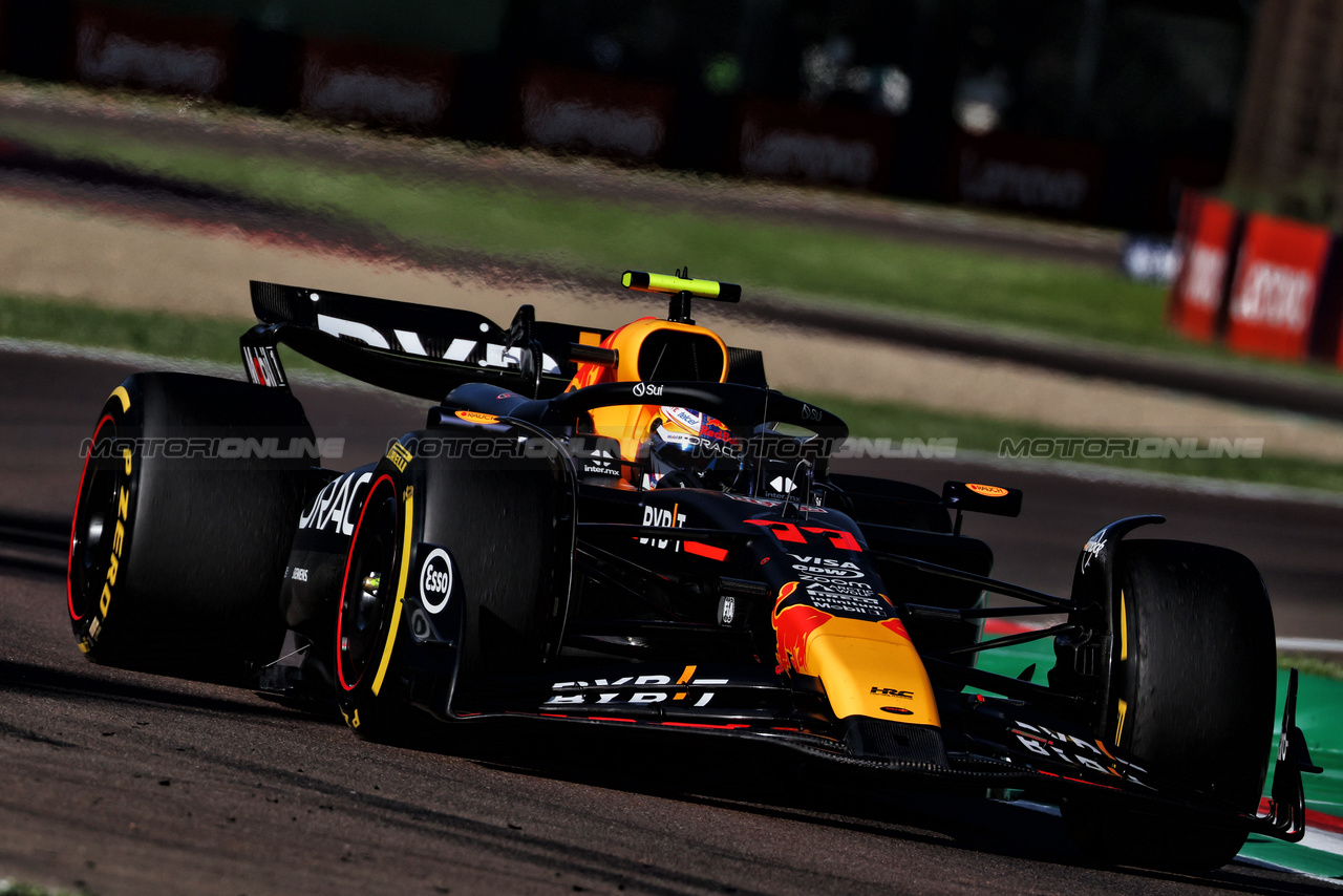 GP IMOLA, Sergio Perez (MEX) Red Bull Racing RB20.

17.05.2024. Formula 1 World Championship, Rd 7, Emilia Romagna Grand Prix, Imola, Italy, Practice Day.

 - www.xpbimages.com, EMail: requests@xpbimages.com © Copyright: Coates / XPB Images