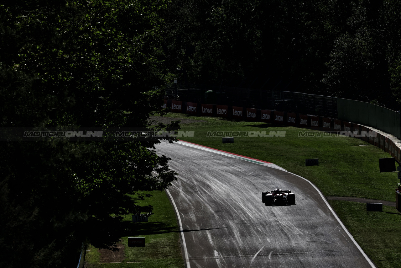 GP IMOLA, Charles Leclerc (MON) Ferrari SF-24.

17.05.2024. Formula 1 World Championship, Rd 7, Emilia Romagna Grand Prix, Imola, Italy, Practice Day.

 - www.xpbimages.com, EMail: requests@xpbimages.com © Copyright: Coates / XPB Images