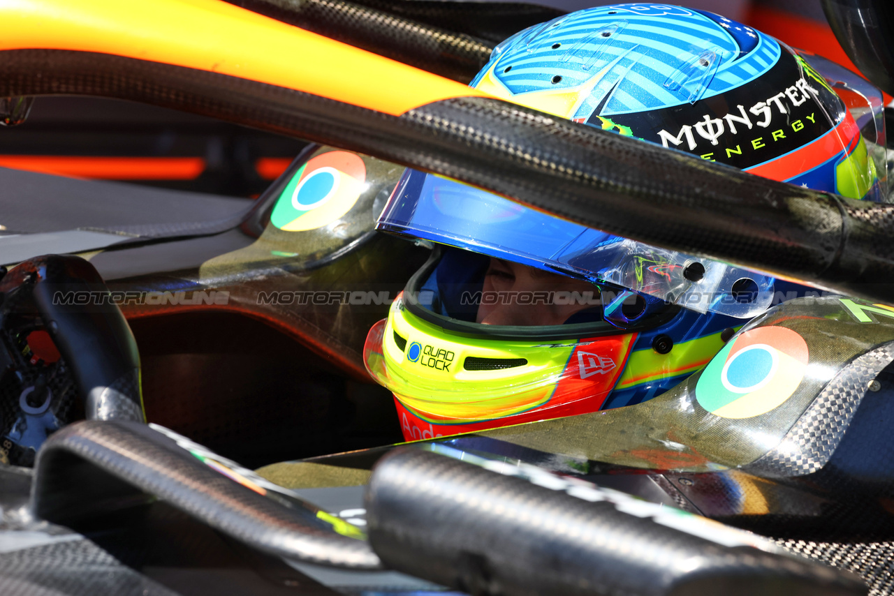 GP IMOLA, Oscar Piastri (AUS) McLaren MCL38.

17.05.2024. Formula 1 World Championship, Rd 7, Emilia Romagna Grand Prix, Imola, Italy, Practice Day.

- www.xpbimages.com, EMail: requests@xpbimages.com © Copyright: Batchelor / XPB Images