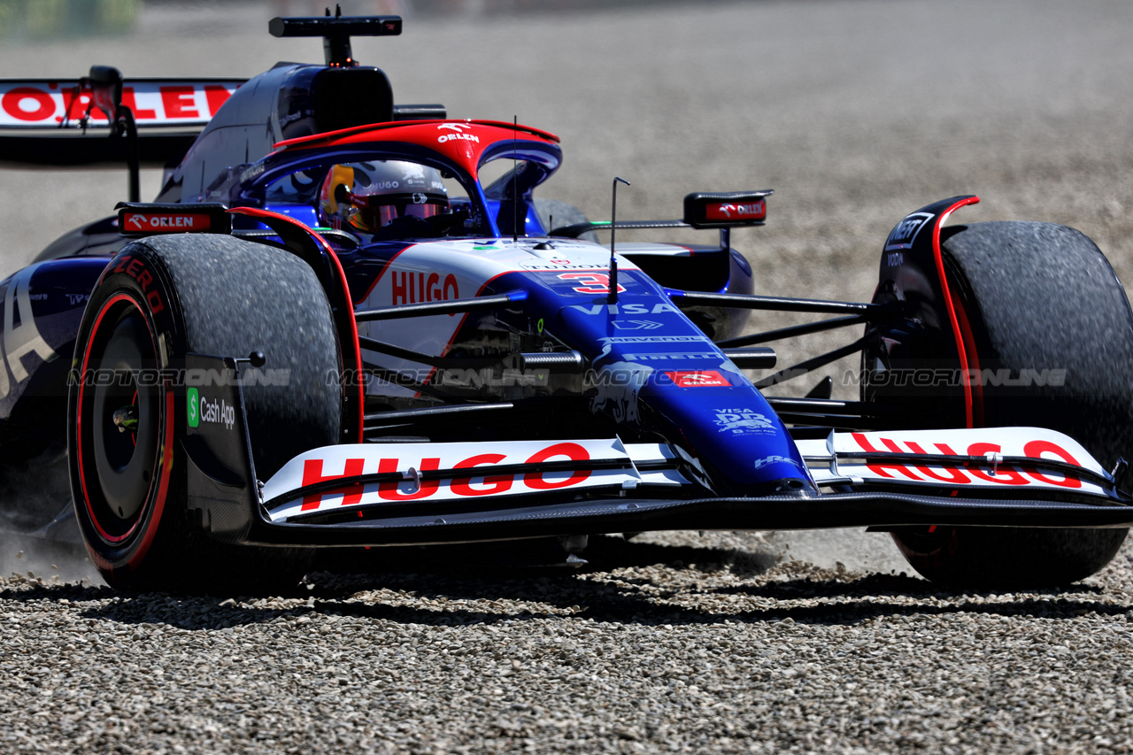 GP IMOLA, Daniel Ricciardo (AUS) RB VCARB 01 runs into the gravel trap.

17.05.2024. Formula 1 World Championship, Rd 7, Emilia Romagna Grand Prix, Imola, Italy, Practice Day.

- www.xpbimages.com, EMail: requests@xpbimages.com © Copyright: Charniaux / XPB Images