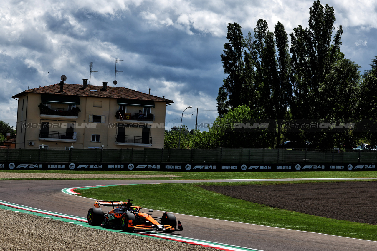 GP IMOLA, Oscar Piastri (AUS) McLaren MCL38.

17.05.2024. Formula 1 World Championship, Rd 7, Emilia Romagna Grand Prix, Imola, Italy, Practice Day.

- www.xpbimages.com, EMail: requests@xpbimages.com © Copyright: Charniaux / XPB Images