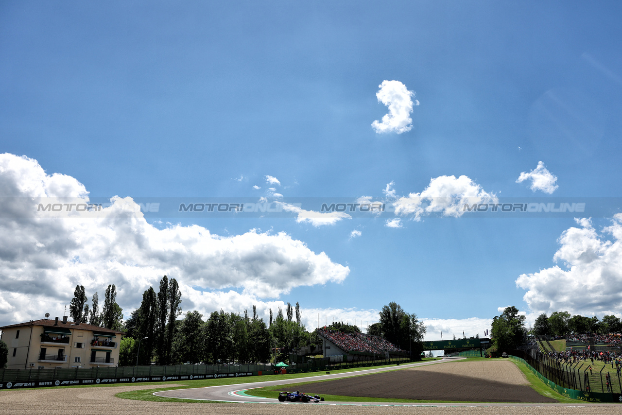 GP IMOLA, Yuki Tsunoda (JPN) RB VCARB 01.

17.05.2024. Formula 1 World Championship, Rd 7, Emilia Romagna Grand Prix, Imola, Italy, Practice Day.

- www.xpbimages.com, EMail: requests@xpbimages.com © Copyright: Charniaux / XPB Images