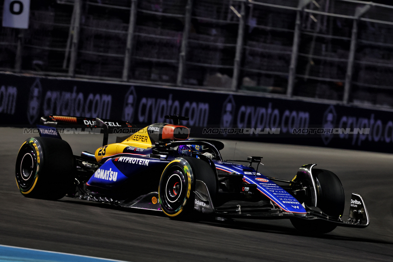 GP LAS VEGAS, Alexander Albon (THA) Williams Racing FW46.

21.11.2024. Formula 1 World Championship, Rd 22, Las Vegas Grand Prix, Las Vegas, Nevada, USA, Practice Day

- www.xpbimages.com, EMail: requests@xpbimages.com © Copyright: Charniaux / XPB Images
