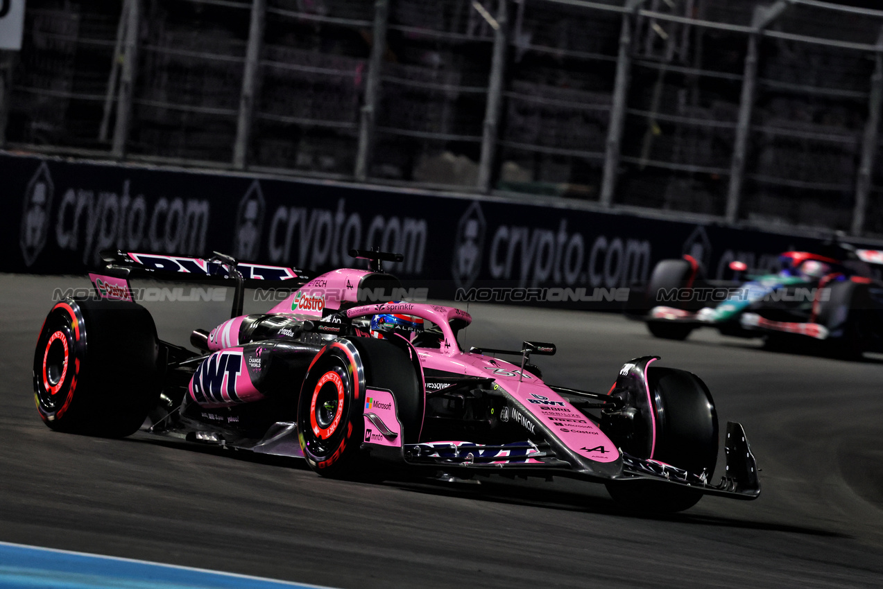 GP LAS VEGAS, Esteban Ocon (FRA) Alpine F1 Team A524.

21.11.2024. Formula 1 World Championship, Rd 22, Las Vegas Grand Prix, Las Vegas, Nevada, USA, Practice Day

- www.xpbimages.com, EMail: requests@xpbimages.com © Copyright: Charniaux / XPB Images