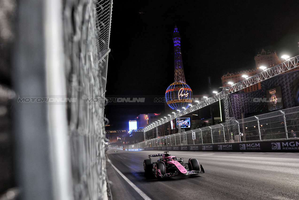 GP LAS VEGAS, Esteban Ocon (FRA) Alpine F1 Team A524.

21.11.2024. Formula 1 World Championship, Rd 22, Las Vegas Grand Prix, Las Vegas, Nevada, USA, Practice Day

- www.xpbimages.com, EMail: requests@xpbimages.com © Copyright: Bearne / XPB Images