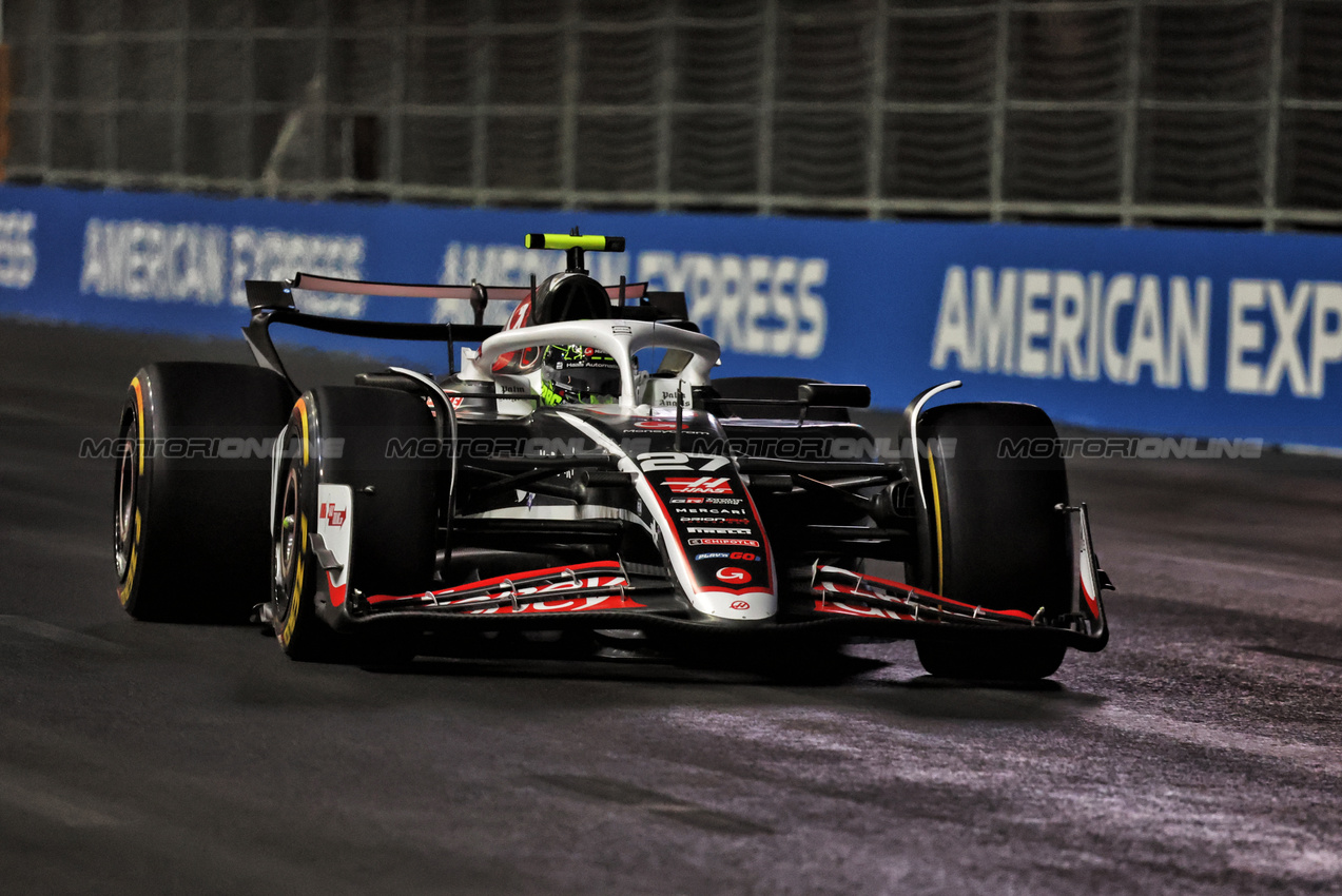 GP LAS VEGAS, Nico Hulkenberg (GER) Haas VF-24.



21.11.2024. Formula 1 World Championship, Rd 22, Las Vegas Grand Prix, Las Vegas, Nevada, USA, Practice Day

- www.xpbimages.com, EMail: requests@xpbimages.com © Copyright: Bearne / XPB Images
