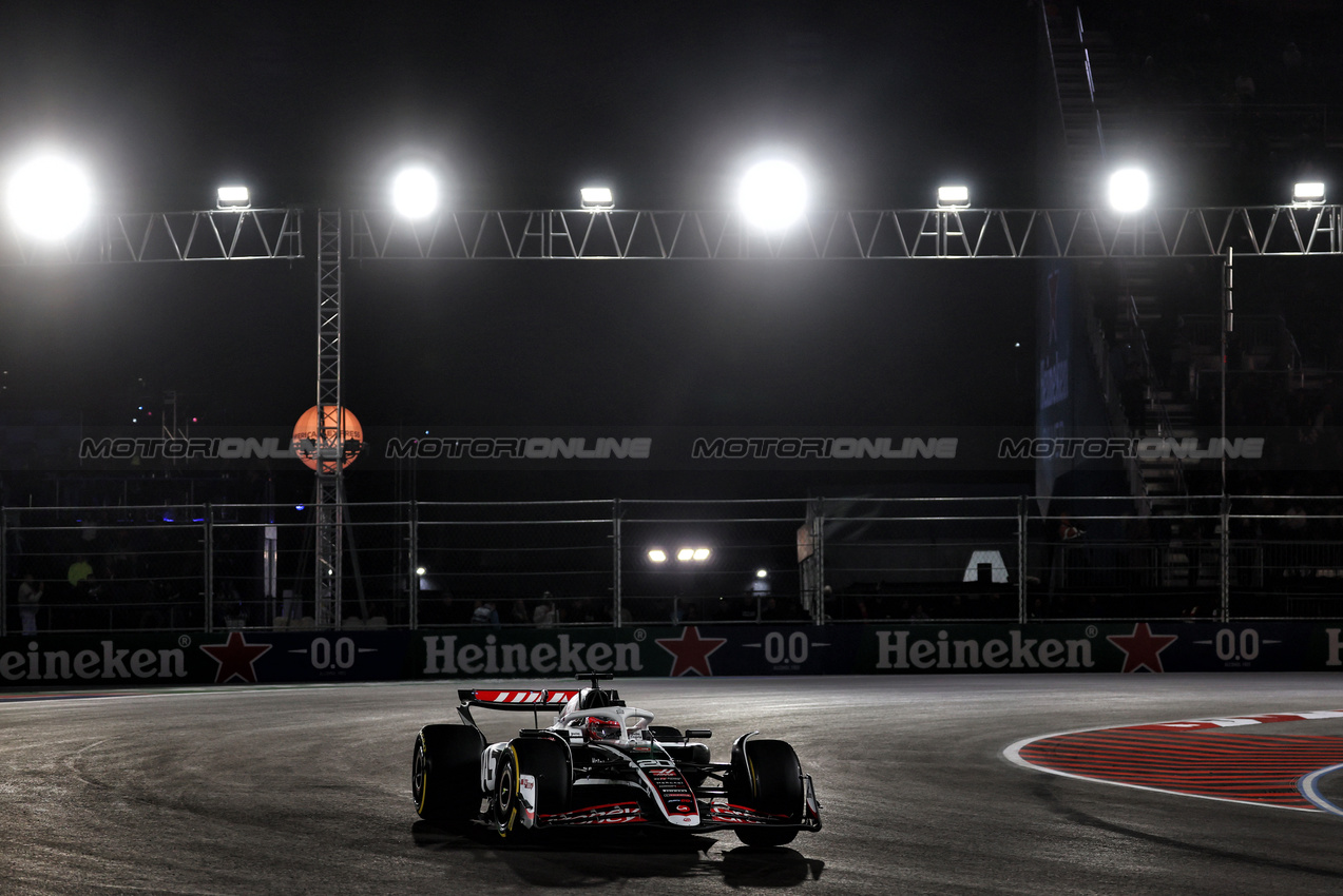 GP LAS VEGAS, Kevin Magnussen (DEN) Haas VF-24.

21.11.2024. Formula 1 World Championship, Rd 22, Las Vegas Grand Prix, Las Vegas, Nevada, USA, Practice Day

 - www.xpbimages.com, EMail: requests@xpbimages.com © Copyright: Coates / XPB Images