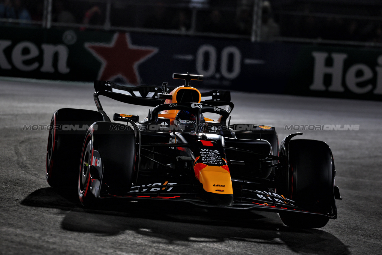 GP LAS VEGAS, Max Verstappen (NLD) Red Bull Racing RB20.

21.11.2024. Formula 1 World Championship, Rd 22, Las Vegas Grand Prix, Las Vegas, Nevada, USA, Practice Day

 - www.xpbimages.com, EMail: requests@xpbimages.com © Copyright: Coates / XPB Images