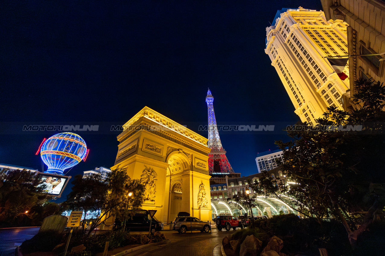 GP LAS VEGAS, Las Vegas Atmosfera.

21.11.2024. Formula 1 World Championship, Rd 22, Las Vegas Grand Prix, Las Vegas, Nevada, USA, Practice Day

- www.xpbimages.com, EMail: requests@xpbimages.com © Copyright: Moy / XPB Images