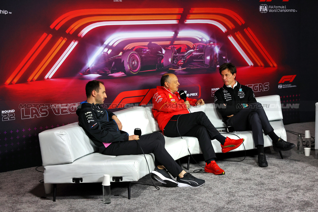 GP LAS VEGAS, (L to R): Oliver Oakes (GBR) Alpine F1 Team Team Principal; Frederic Vasseur (FRA) Ferrari Team Principal; e Toto Wolff (GER) Mercedes AMG F1 Shareholder e Executive Director, in the FIA Press Conference.

21.11.2024. Formula 1 World Championship, Rd 22, Las Vegas Grand Prix, Las Vegas, Nevada, USA, Practice Day

- www.xpbimages.com, EMail: requests@xpbimages.com © Copyright: Charniaux / XPB Images