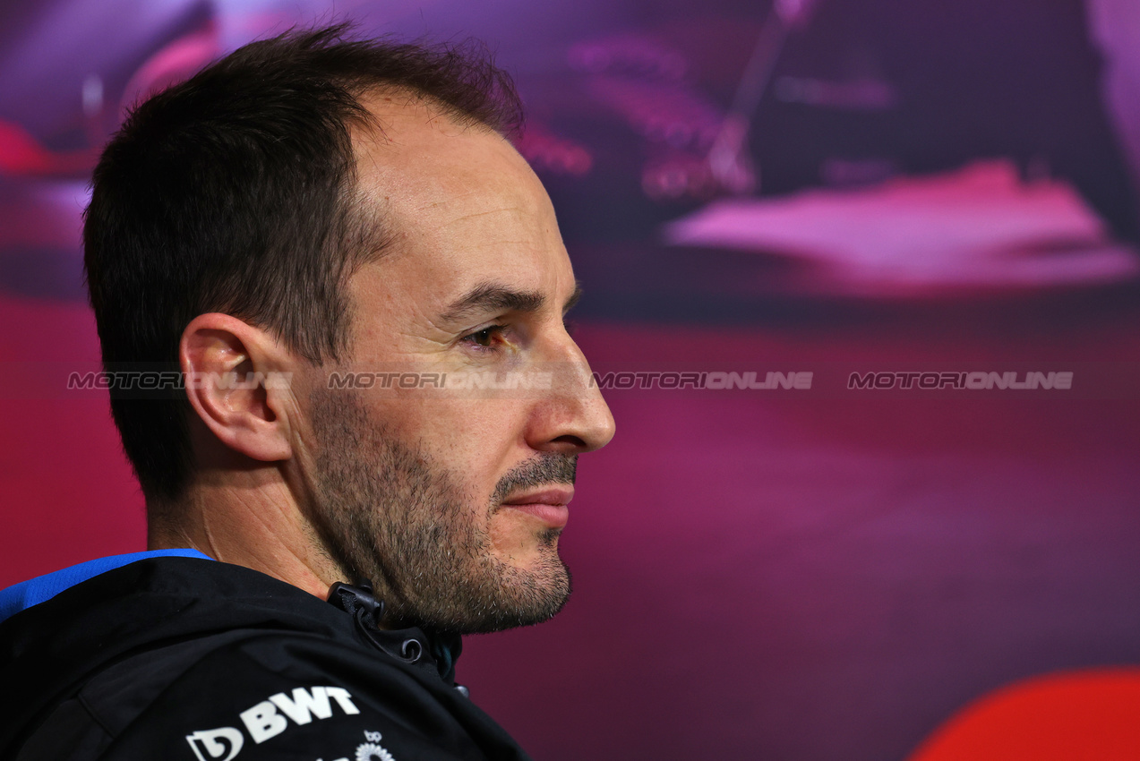 GP LAS VEGAS, Oliver Oakes (GBR) Alpine F1 Team Team Principal in the FIA Press Conference.

21.11.2024. Formula 1 World Championship, Rd 22, Las Vegas Grand Prix, Las Vegas, Nevada, USA, Practice Day

- www.xpbimages.com, EMail: requests@xpbimages.com © Copyright: Charniaux / XPB Images