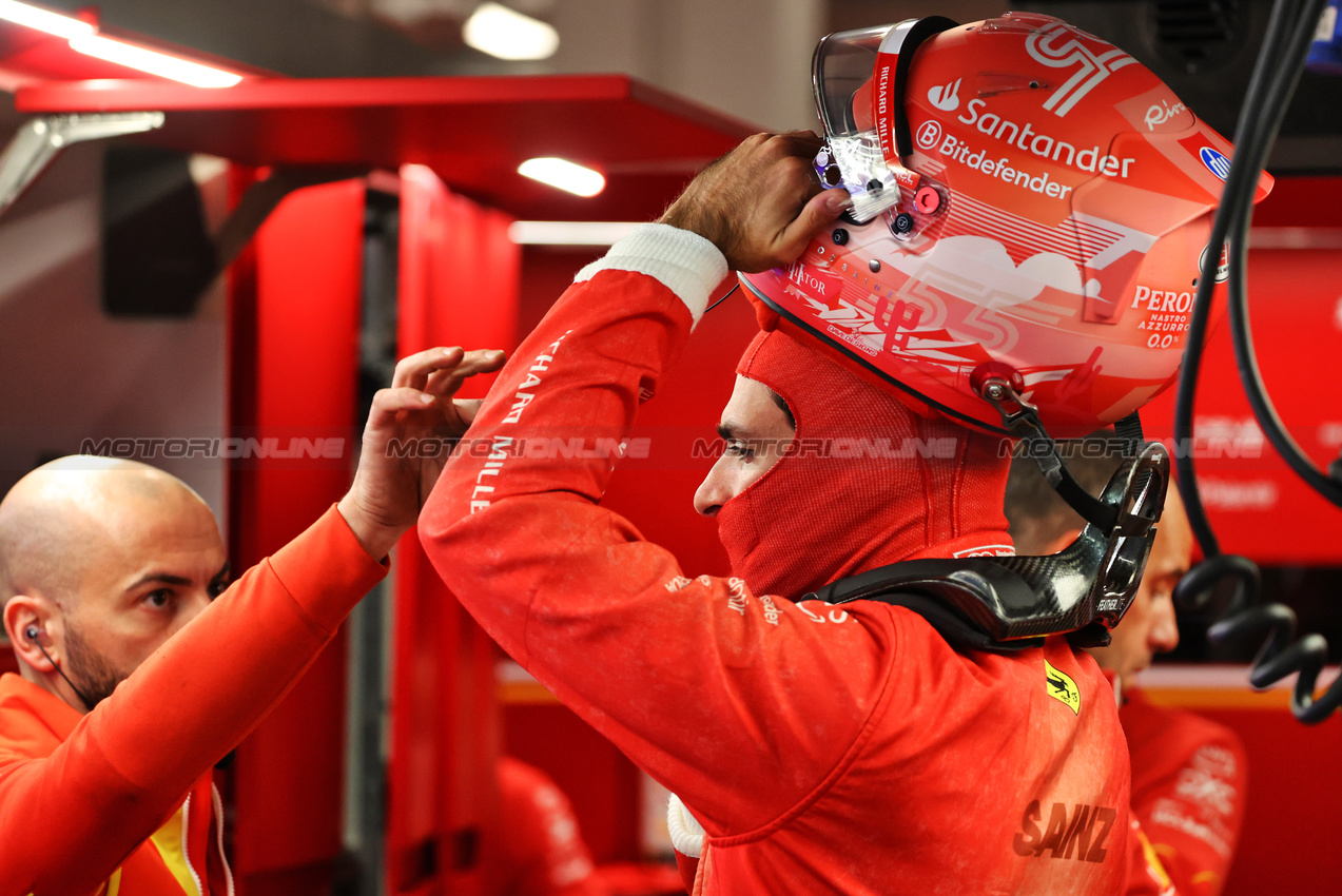 GP LAS VEGAS, Carlos Sainz Jr (ESP) Ferrari.

21.11.2024. Formula 1 World Championship, Rd 22, Las Vegas Grand Prix, Las Vegas, Nevada, USA, Practice Day

- www.xpbimages.com, EMail: requests@xpbimages.com © Copyright: Batchelor / XPB Images