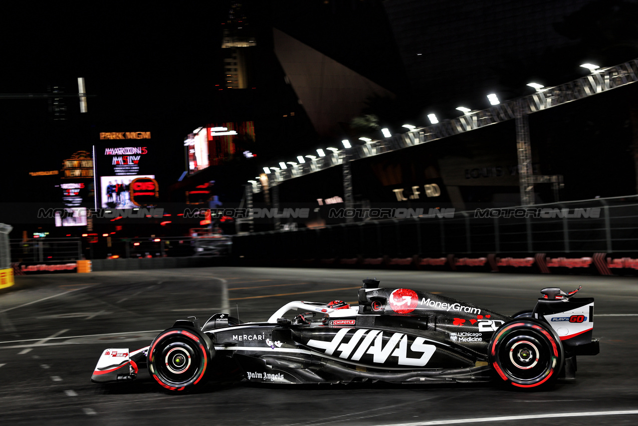 GP LAS VEGAS, Kevin Magnussen (DEN) Haas VF-24.

21.11.2024. Formula 1 World Championship, Rd 22, Las Vegas Grand Prix, Las Vegas, Nevada, USA, Practice Day

- www.xpbimages.com, EMail: requests@xpbimages.com © Copyright: Charniaux / XPB Images