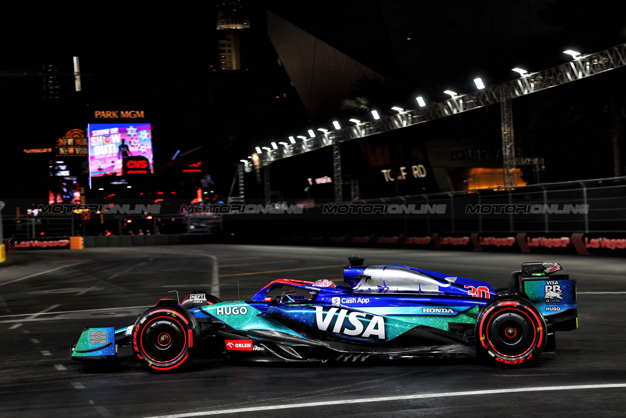 GP LAS VEGAS, Liam Lawson (NZL) RB VCARB 01.

21.11.2024. Formula 1 World Championship, Rd 22, Las Vegas Grand Prix, Las Vegas, Nevada, USA, Practice Day

- www.xpbimages.com, EMail: requests@xpbimages.com © Copyright: Charniaux / XPB Images
