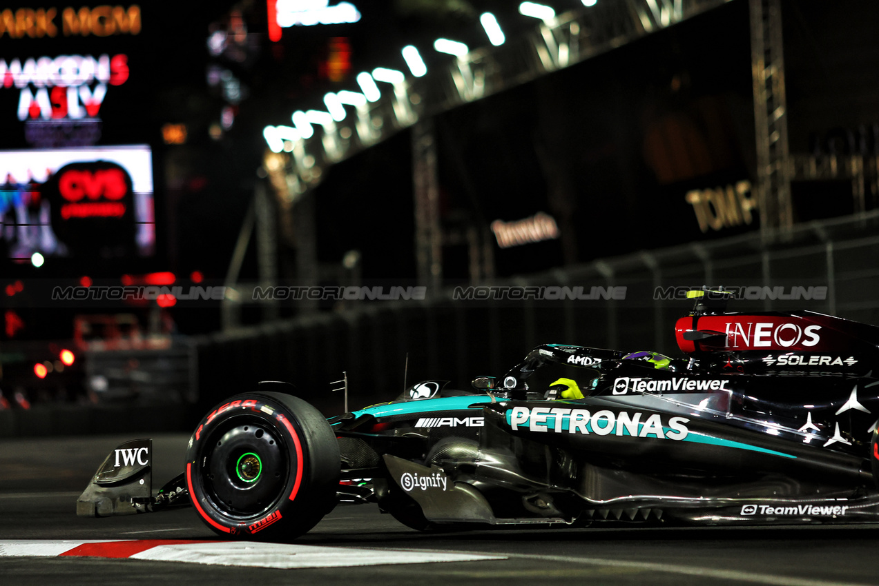 GP LAS VEGAS, Lewis Hamilton (GBR) Mercedes AMG F1 W15.

21.11.2024. Formula 1 World Championship, Rd 22, Las Vegas Grand Prix, Las Vegas, Nevada, USA, Practice Day

- www.xpbimages.com, EMail: requests@xpbimages.com © Copyright: Charniaux / XPB Images