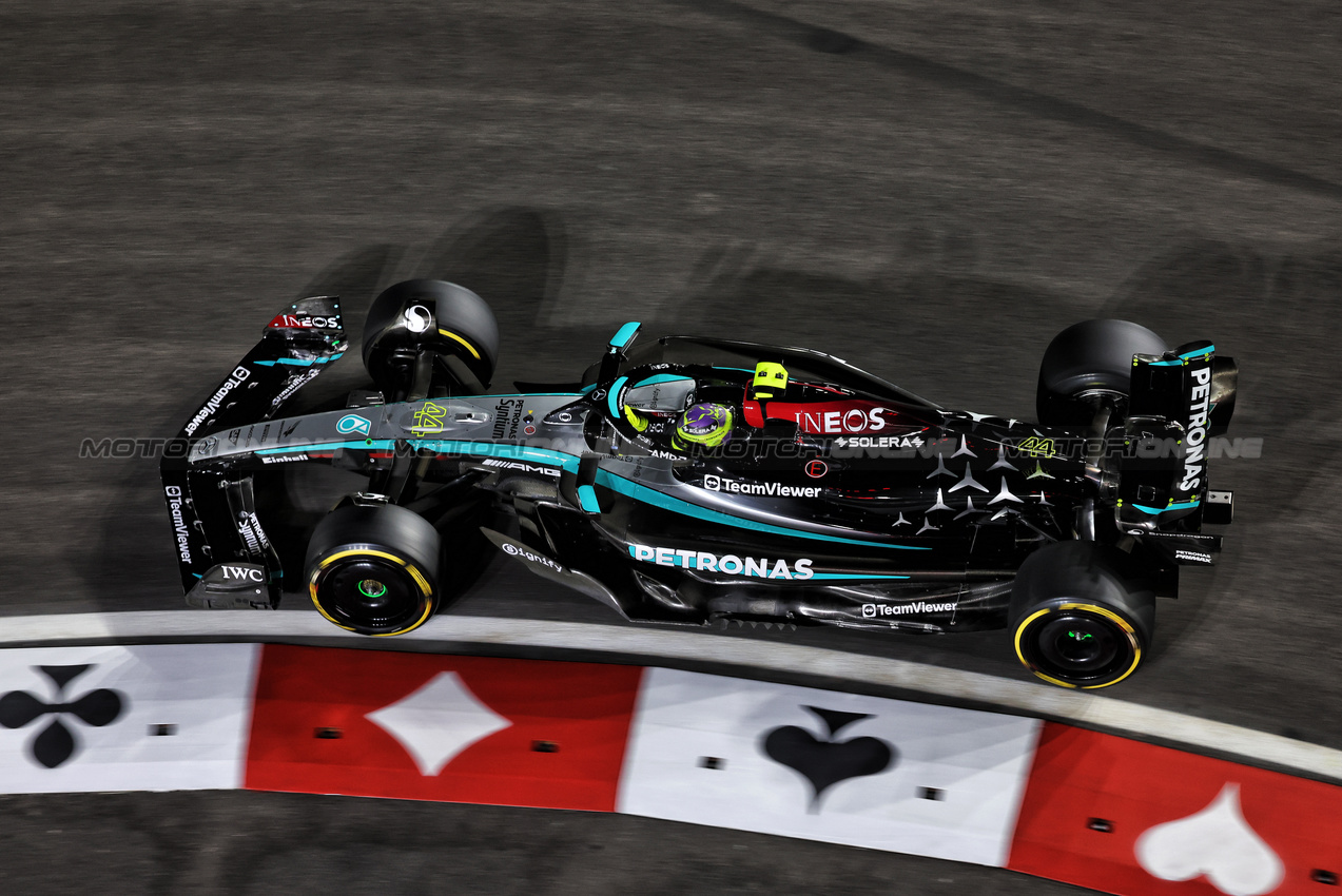 GP LAS VEGAS, Lewis Hamilton (GBR) Mercedes AMG F1 W15.

21.11.2024. Formula 1 World Championship, Rd 22, Las Vegas Grand Prix, Las Vegas, Nevada, USA, Practice Day

- www.xpbimages.com, EMail: requests@xpbimages.com © Copyright: Bearne / XPB Images
