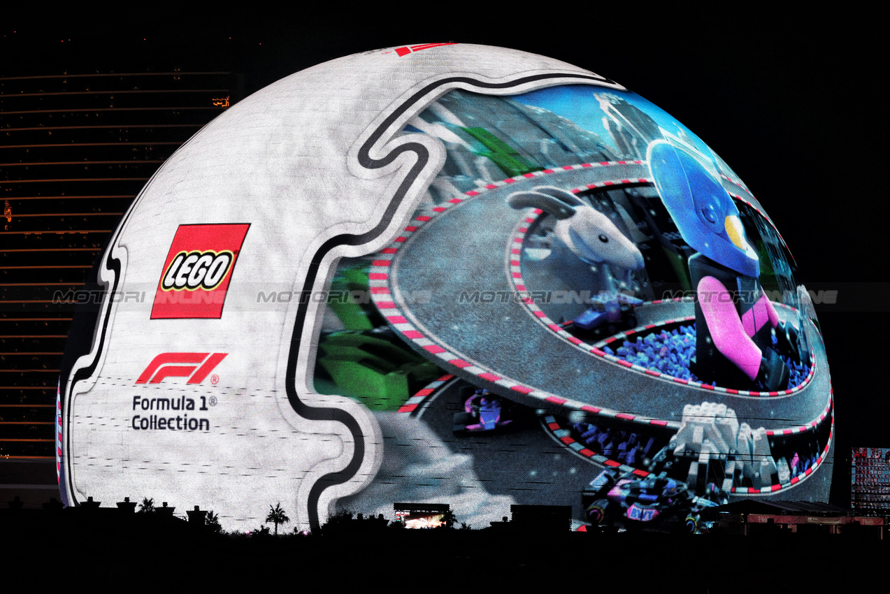 GP LAS VEGAS, Circuit Atmosfera - Sphere, Alpine F1 Team Lego.

21.11.2024. Formula 1 World Championship, Rd 22, Las Vegas Grand Prix, Las Vegas, Nevada, USA, Practice Day

- www.xpbimages.com, EMail: requests@xpbimages.com © Copyright: Bearne / XPB Images