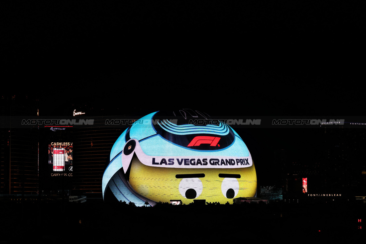 GP LAS VEGAS, Circuit Atmosfera - Sphere.

21.11.2024. Formula 1 World Championship, Rd 22, Las Vegas Grand Prix, Las Vegas, Nevada, USA, Practice Day

- www.xpbimages.com, EMail: requests@xpbimages.com © Copyright: Bearne / XPB Images