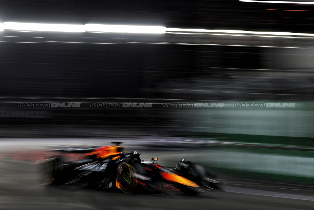 GP LAS VEGAS, Max Verstappen (NLD) Red Bull Racing RB20.

21.11.2024. Formula 1 World Championship, Rd 22, Las Vegas Grand Prix, Las Vegas, Nevada, USA, Practice Day

- www.xpbimages.com, EMail: requests@xpbimages.com © Copyright: Moy / XPB Images