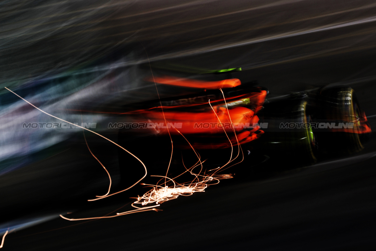 GP LAS VEGAS, Lando Norris (GBR) McLaren MCL38.

21.11.2024. Formula 1 World Championship, Rd 22, Las Vegas Grand Prix, Las Vegas, Nevada, USA, Practice Day

- www.xpbimages.com, EMail: requests@xpbimages.com © Copyright: Moy / XPB Images