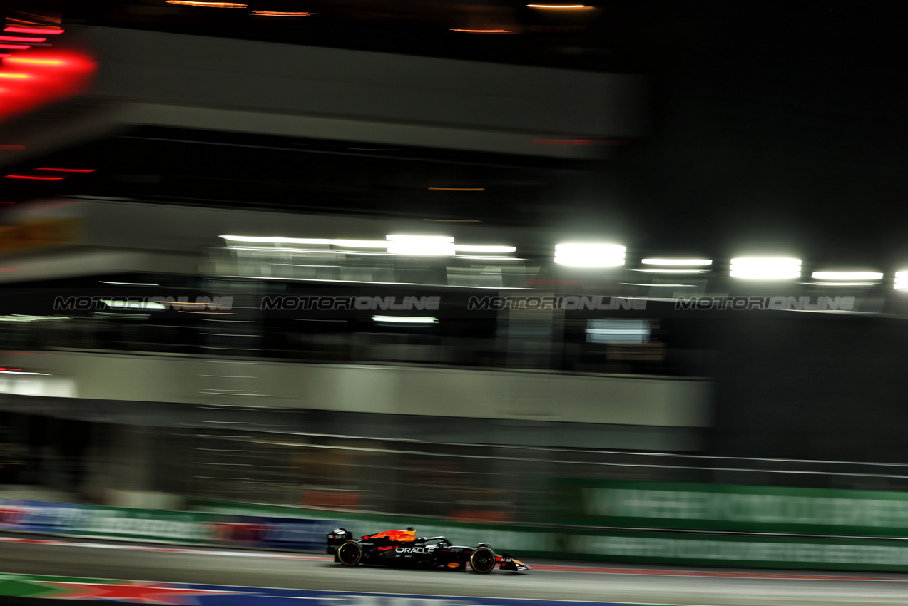 GP LAS VEGAS, Max Verstappen (NLD) Red Bull Racing RB20.

21.11.2024. Formula 1 World Championship, Rd 22, Las Vegas Grand Prix, Las Vegas, Nevada, USA, Practice Day

 - www.xpbimages.com, EMail: requests@xpbimages.com © Copyright: Coates / XPB Images