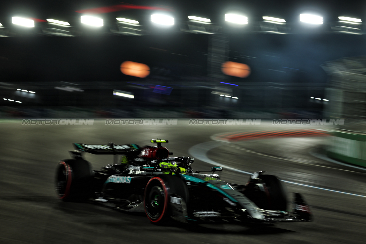 GP LAS VEGAS, Lewis Hamilton (GBR) Mercedes AMG F1 W15.

21.11.2024. Formula 1 World Championship, Rd 22, Las Vegas Grand Prix, Las Vegas, Nevada, USA, Practice Day

 - www.xpbimages.com, EMail: requests@xpbimages.com © Copyright: Coates / XPB Images