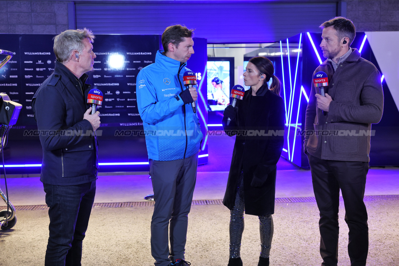 GP LAS VEGAS, (L to R): Simon Lazenby (GBR) Sky Sports F1 TV Presenter; James Vowles (GBR) Williams Racing Team Principal; Danica Patrick (USA) Sky Sports F1 Presenter; e Jenson Button (GBR) Sky Sports F1 Presenter / Williams Racing Senior Advisor.

21.11.2024. Formula 1 World Championship, Rd 22, Las Vegas Grand Prix, Las Vegas, Nevada, USA, Practice Day

- www.xpbimages.com, EMail: requests@xpbimages.com © Copyright: Bearne / XPB Images
