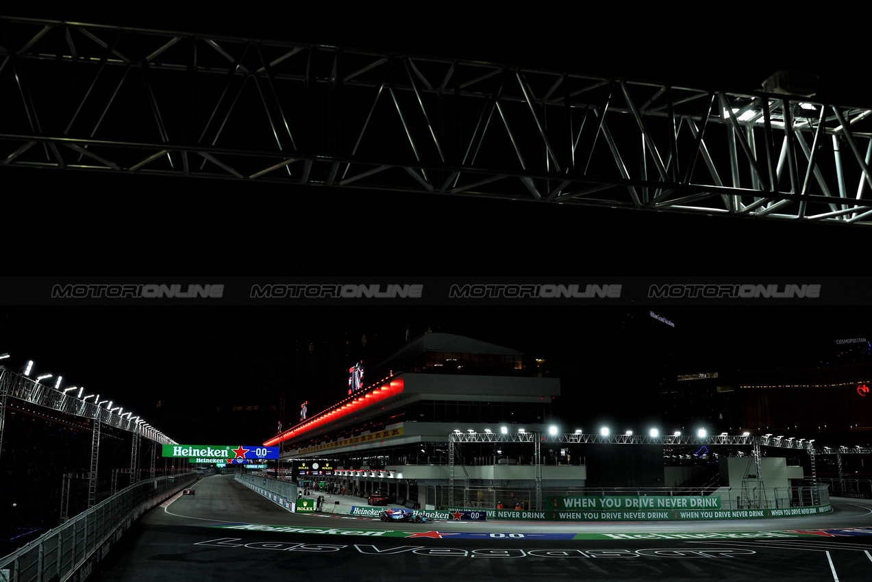 GP LAS VEGAS, Liam Lawson (NZL) RB VCARB 01.

21.11.2024. Formula 1 World Championship, Rd 22, Las Vegas Grand Prix, Las Vegas, Nevada, USA, Practice Day

 - www.xpbimages.com, EMail: requests@xpbimages.com © Copyright: Coates / XPB Images