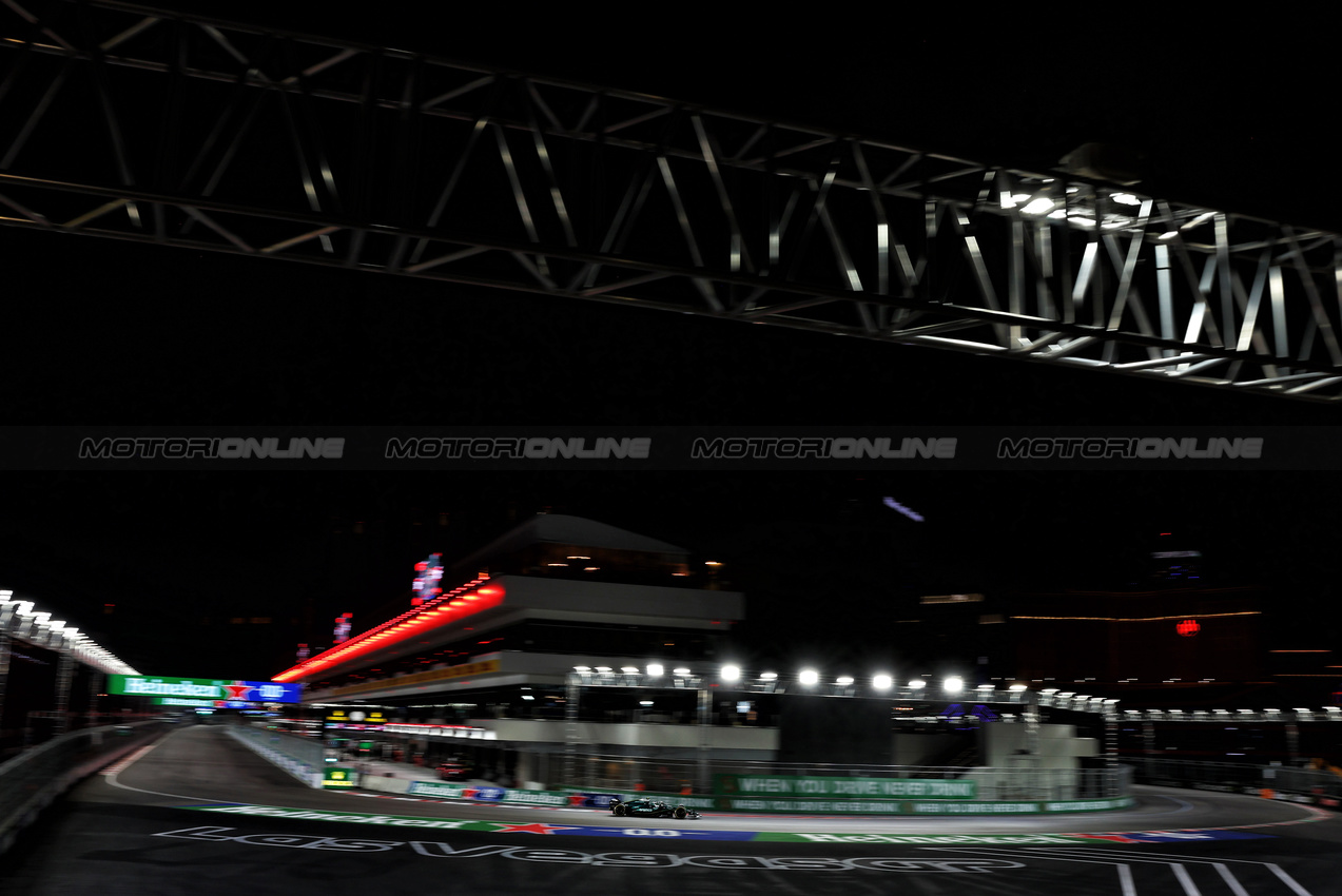 GP LAS VEGAS, Fernando Alonso (ESP) Aston Martin F1 Team AMR24.

21.11.2024. Formula 1 World Championship, Rd 22, Las Vegas Grand Prix, Las Vegas, Nevada, USA, Practice Day

 - www.xpbimages.com, EMail: requests@xpbimages.com © Copyright: Coates / XPB Images