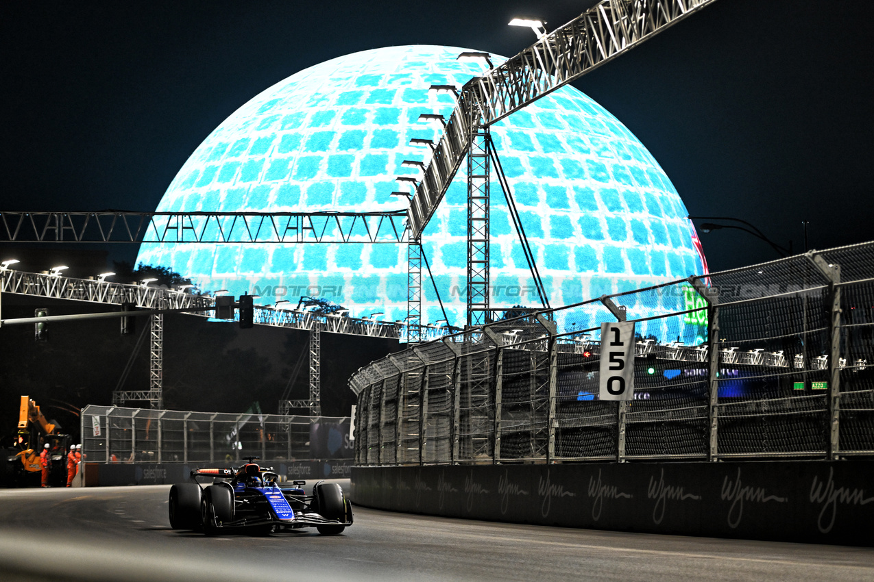 GP LAS VEGAS, Alexander Albon (THA) Williams Racing FW46.

21.11.2024. Formula 1 World Championship, Rd 22, Las Vegas Grand Prix, Las Vegas, Nevada, USA, Practice Day

- www.xpbimages.com, EMail: requests@xpbimages.com © Copyright: Price / XPB Images