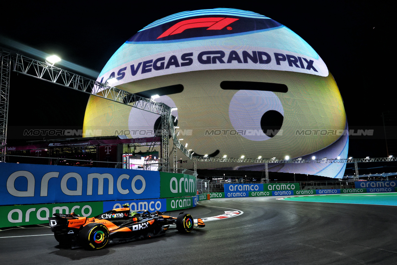 GP LAS VEGAS, Lando Norris (GBR) McLaren MCL38.

21.11.2024. Formula 1 World Championship, Rd 22, Las Vegas Grand Prix, Las Vegas, Nevada, USA, Practice Day

- www.xpbimages.com, EMail: requests@xpbimages.com © Copyright: Charniaux / XPB Images