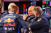 GP LAS VEGAS, Gianpiero Lambiase (ITA) Red Bull Racing Engineer with Christian Horner (GBR) Red Bull Racing Team Principal; Max Verstappen (NLD) Red Bull Racing; e Dr Helmut Marko (AUT) Red Bull Motorsport Consultant.

21.11.2024. Formula 1 World Championship, Rd 22, Las Vegas Grand Prix, Las Vegas, Nevada, USA, Practice Day

- www.xpbimages.com, EMail: requests@xpbimages.com © Copyright: Batchelor / XPB Images
