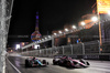 GP LAS VEGAS, Esteban Ocon (FRA) Alpine F1 Team A524 e Yuki Tsunoda (JPN) RB VCARB 01.

21.11.2024. Formula 1 World Championship, Rd 22, Las Vegas Grand Prix, Las Vegas, Nevada, USA, Practice Day

- www.xpbimages.com, EMail: requests@xpbimages.com © Copyright: Bearne / XPB Images