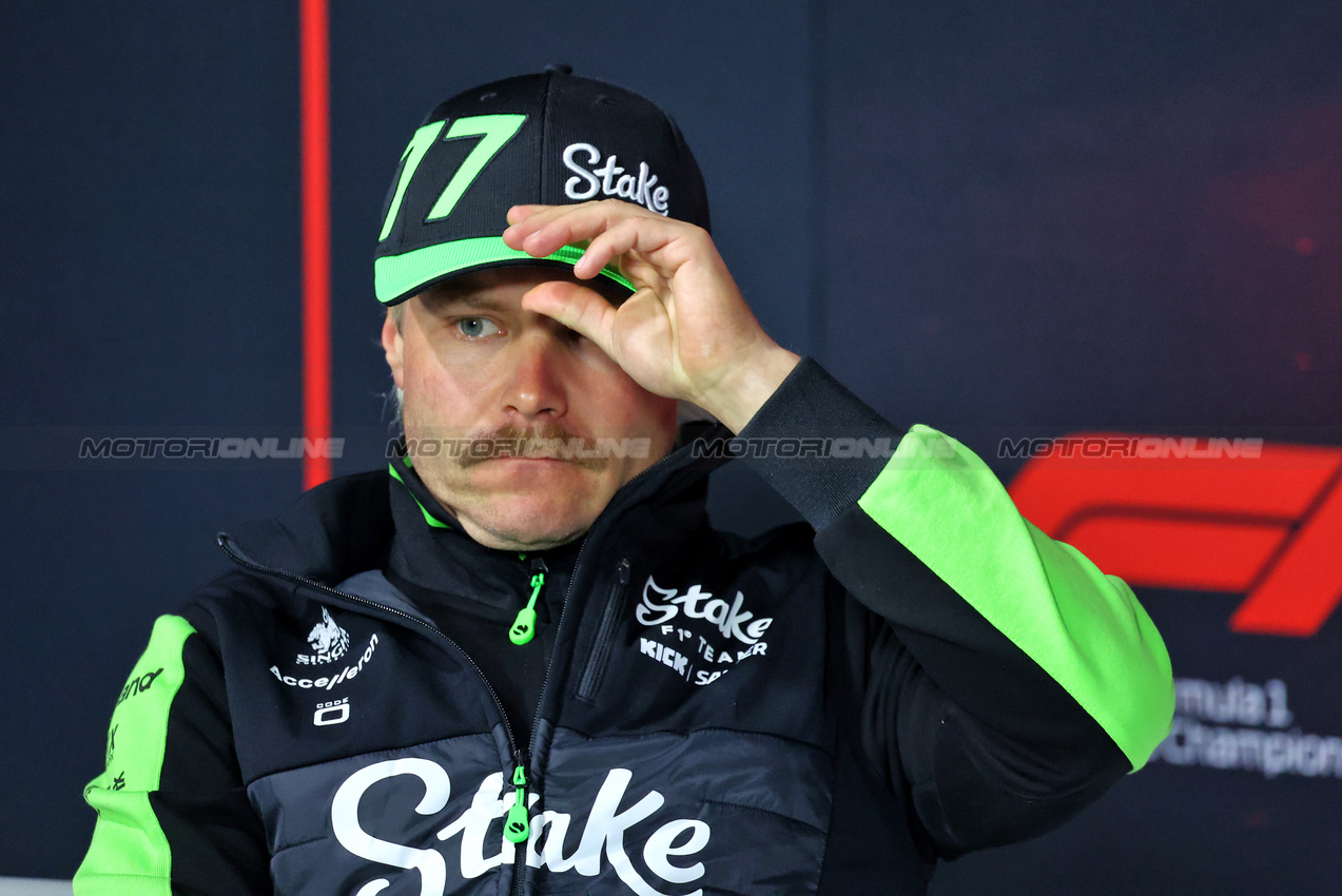 GP LAS VEGAS, Valtteri Bottas (FIN) Sauber in the FIA Press Conference.

20.11.2024. Formula 1 World Championship, Rd 22, Las Vegas Grand Prix, Las Vegas, Nevada, USA, Preparation Day.

- www.xpbimages.com, EMail: requests@xpbimages.com © Copyright: Batchelor / XPB Images