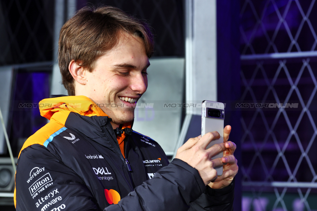 GP LAS VEGAS, Oscar Piastri (AUS) McLaren.

20.11.2024. Formula 1 World Championship, Rd 22, Las Vegas Grand Prix, Las Vegas, Nevada, USA, Preparation Day.

 - www.xpbimages.com, EMail: requests@xpbimages.com © Copyright: Coates / XPB Images