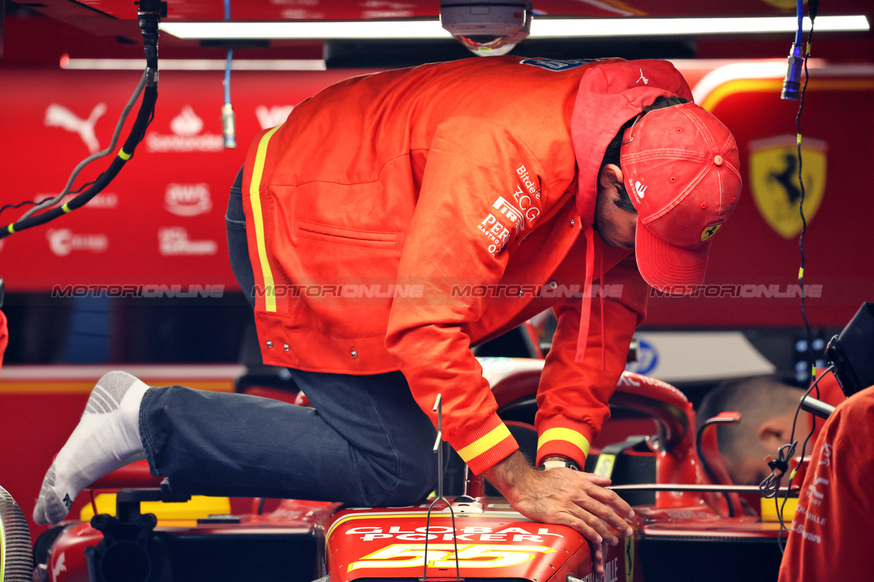 GP LAS VEGAS, Carlos Sainz Jr (ESP) Ferrari SF-24.

20.11.2024. Formula 1 World Championship, Rd 22, Las Vegas Grand Prix, Las Vegas, Nevada, USA, Preparation Day.

- www.xpbimages.com, EMail: requests@xpbimages.com © Copyright: Batchelor / XPB Images