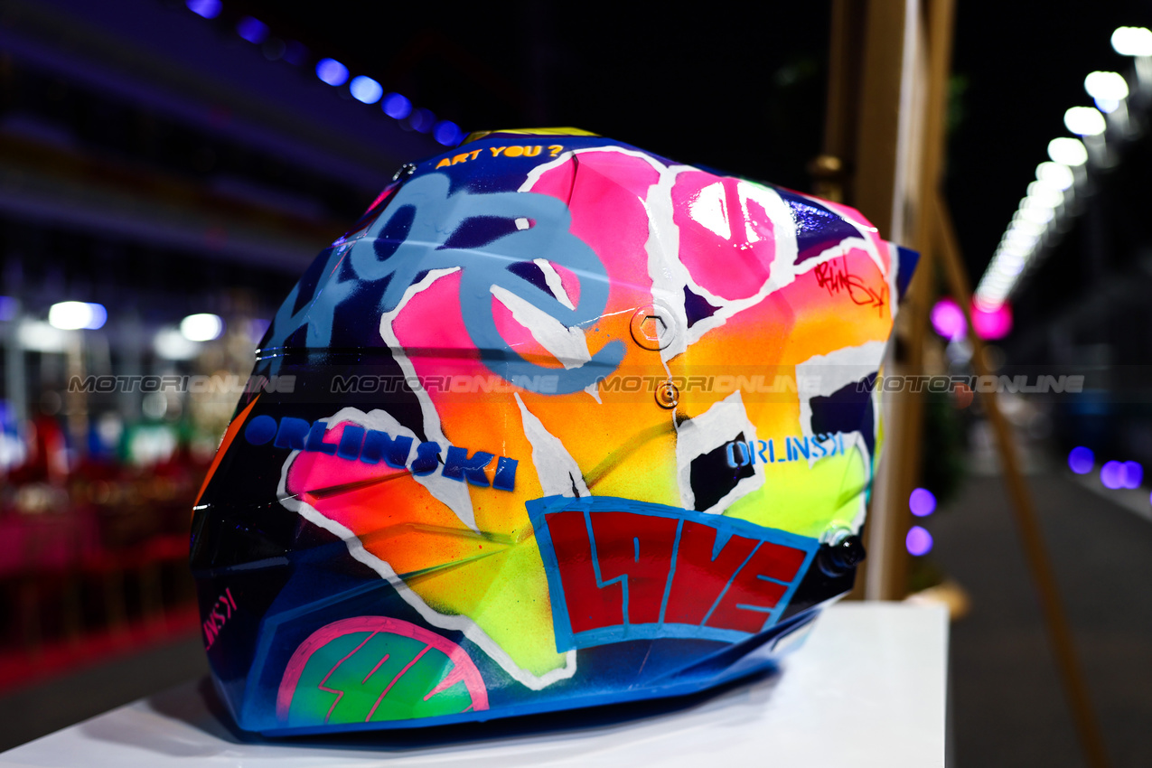 GP LAS VEGAS, Bell helmet, Richard Orlinski art edition
20.11.2024. Formula 1 World Championship, Rd 22, Las Vegas Grand Prix, Las Vegas, Nevada, USA, Preparation Day.
- www.xpbimages.com, EMail: requests@xpbimages.com © Copyright: Charniaux / XPB Images