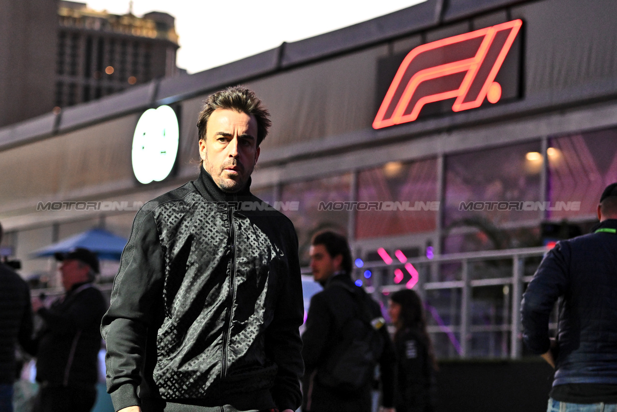 GP LAS VEGAS, Fernando Alonso (ESP) Aston Martin F1 Team.

20.11.2024. Formula 1 World Championship, Rd 22, Las Vegas Grand Prix, Las Vegas, Nevada, USA, Preparation Day.

- www.xpbimages.com, EMail: requests@xpbimages.com © Copyright: Price / XPB Images