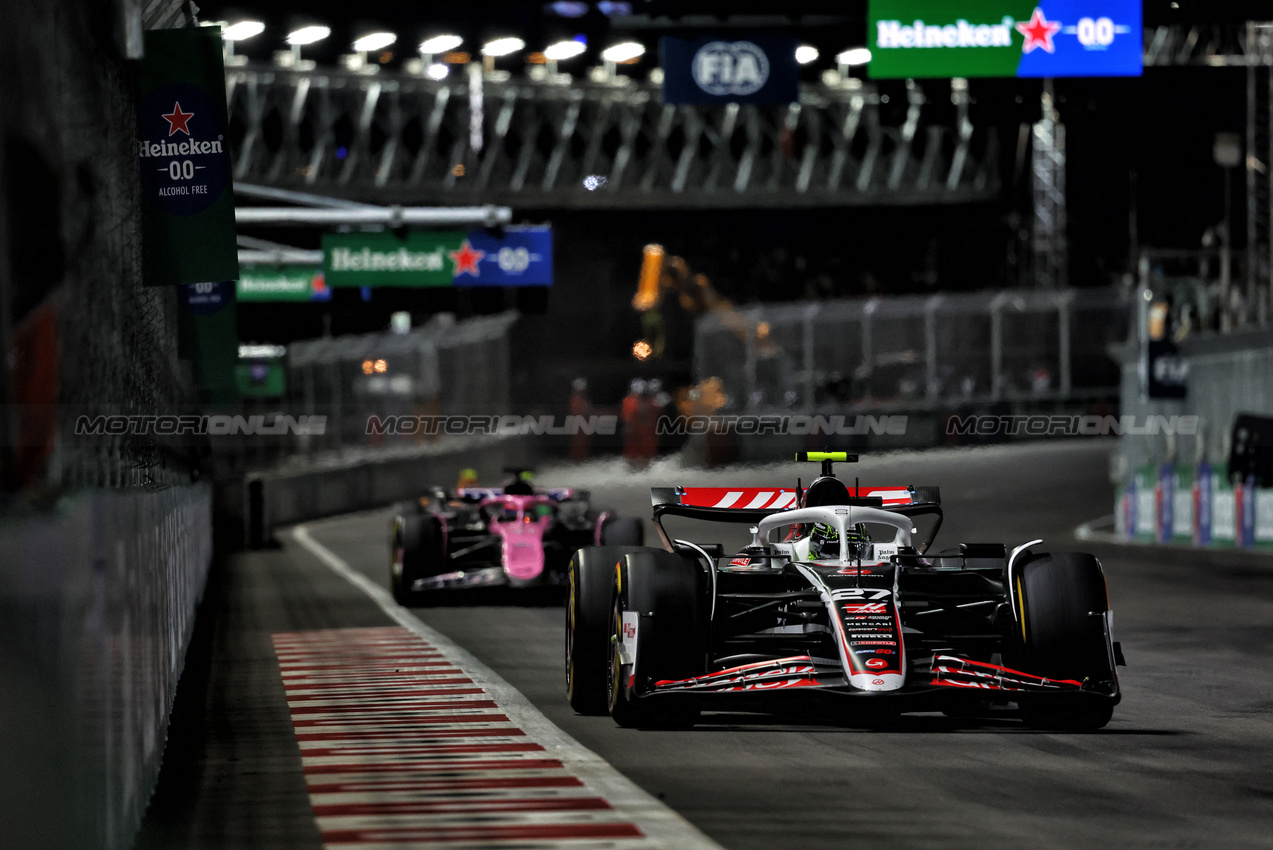 GP LAS VEGAS, Nico Hulkenberg (GER) Haas VF-24.

23.11.2024. Formula 1 World Championship, Rd 22, Las Vegas Grand Prix, Las Vegas, Nevada, USA, Gara Day.

- www.xpbimages.com, EMail: requests@xpbimages.com © Copyright: Batchelor / XPB Images