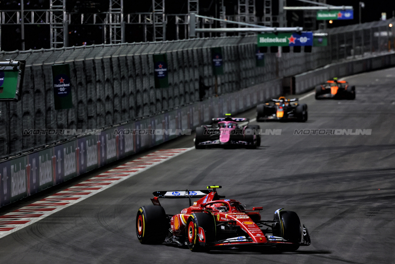 GP LAS VEGAS, Carlos Sainz Jr (ESP) Ferrari SF-24.

23.11.2024. Formula 1 World Championship, Rd 22, Las Vegas Grand Prix, Las Vegas, Nevada, USA, Gara Day.

- www.xpbimages.com, EMail: requests@xpbimages.com © Copyright: Batchelor / XPB Images