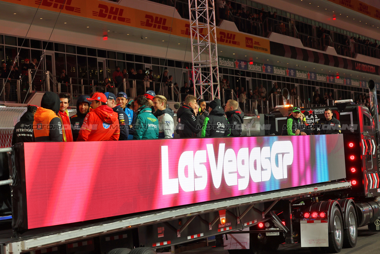 GP LAS VEGAS, Drivers' parade.

23.11.2024. Formula 1 World Championship, Rd 22, Las Vegas Grand Prix, Las Vegas, Nevada, USA, Gara Day.

- www.xpbimages.com, EMail: requests@xpbimages.com © Copyright: Batchelor / XPB Images