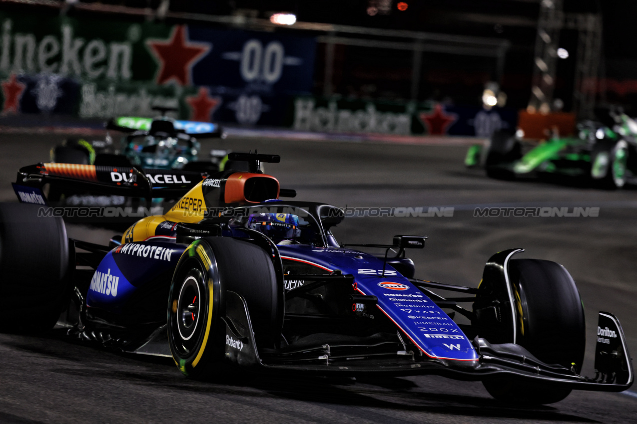 GP LAS VEGAS, Alexander Albon (THA) Williams Racing FW46.

23.11.2024. Formula 1 World Championship, Rd 22, Las Vegas Grand Prix, Las Vegas, Nevada, USA, Gara Day.

- www.xpbimages.com, EMail: requests@xpbimages.com © Copyright: Charniaux / XPB Images